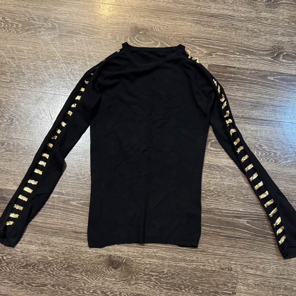 Black Long-Sleeve Knit Top with Gold Stripe Detail
